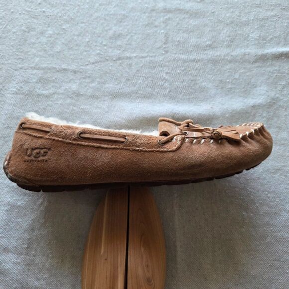 UGG Mocassin Shoes Womens 8 US Mandie Kiltie Chestnut Suede Shearling Slipper - Picture 2 of 11